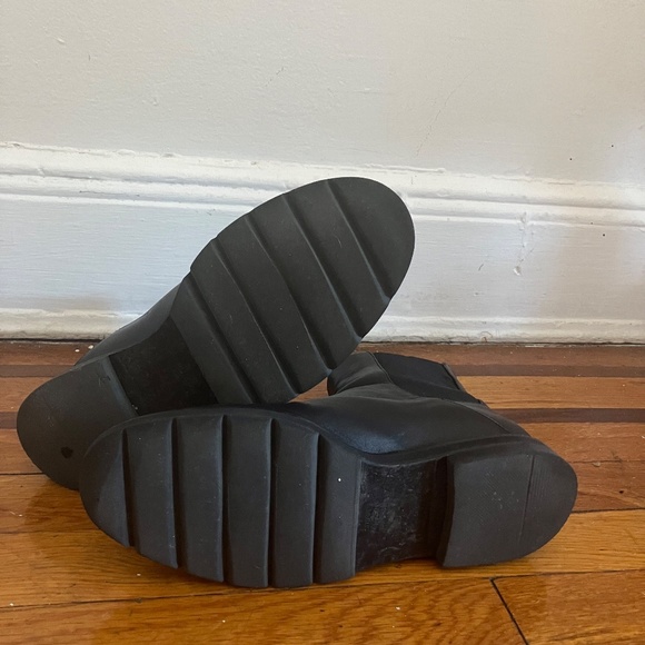 Staurt Weitzman Black Chelsea Boots - Picture 6 of 7